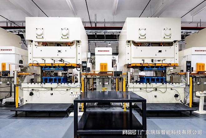 乐鱼官网首页入口-平移机械手:高效自动化搬运的精致选择